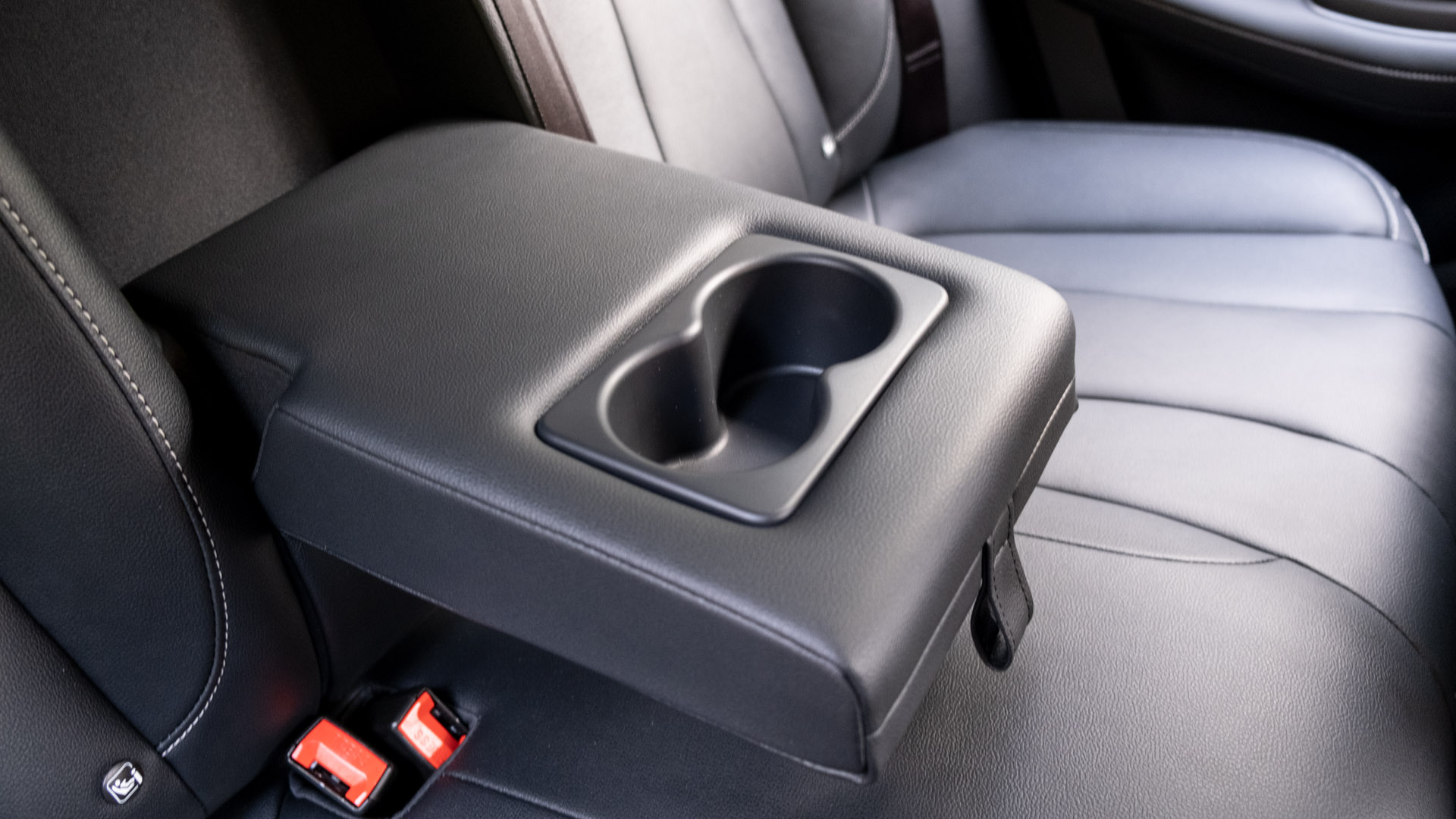 MG5 EV rear compartment seat