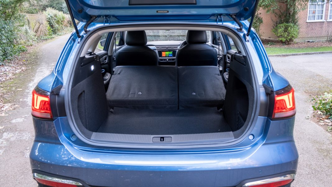 MG5 EV seats down