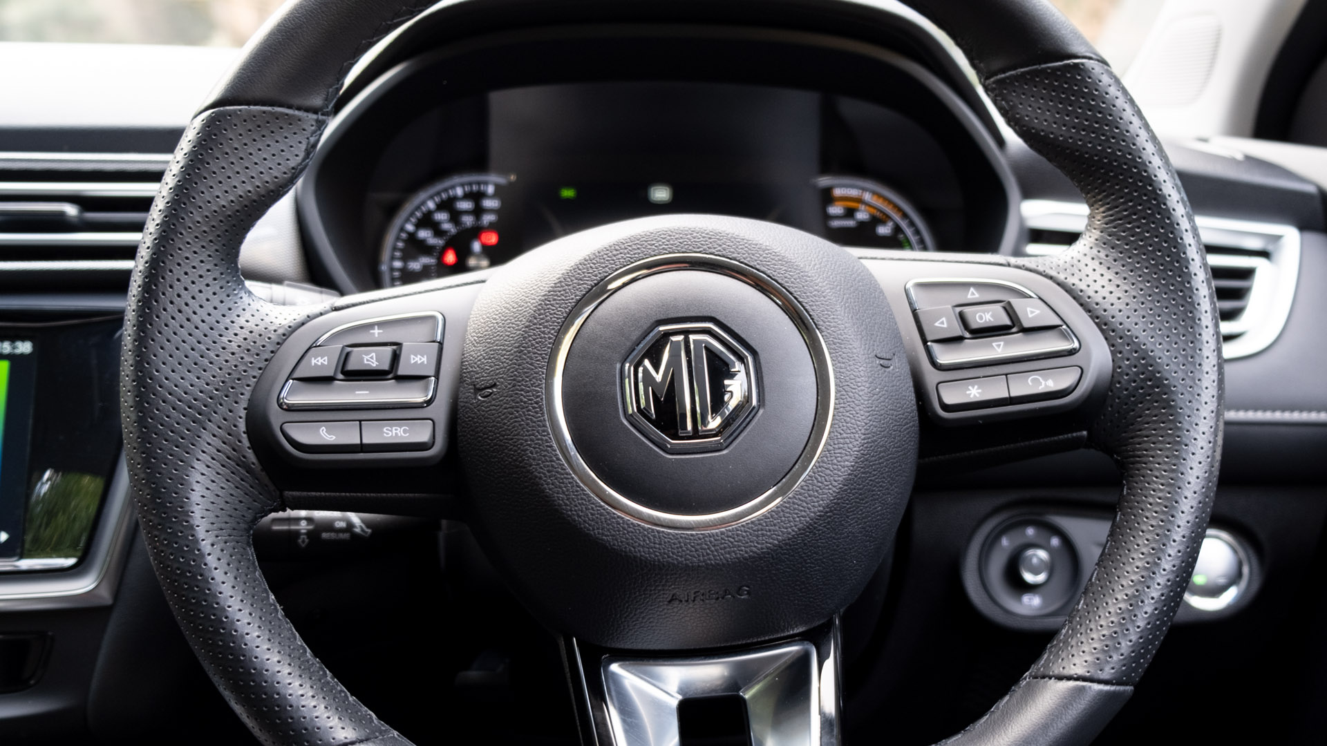 MG5 EV steering wheel