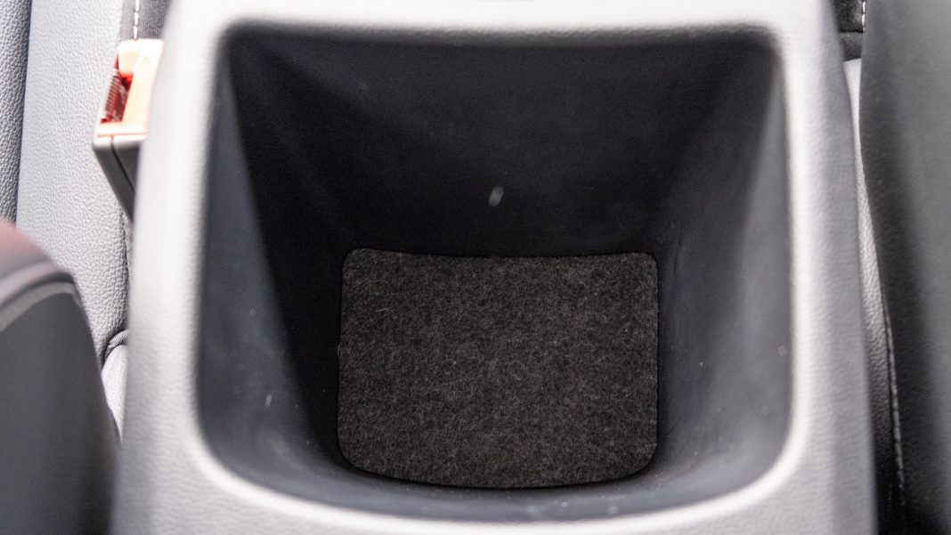 MG5 EV storage compartment