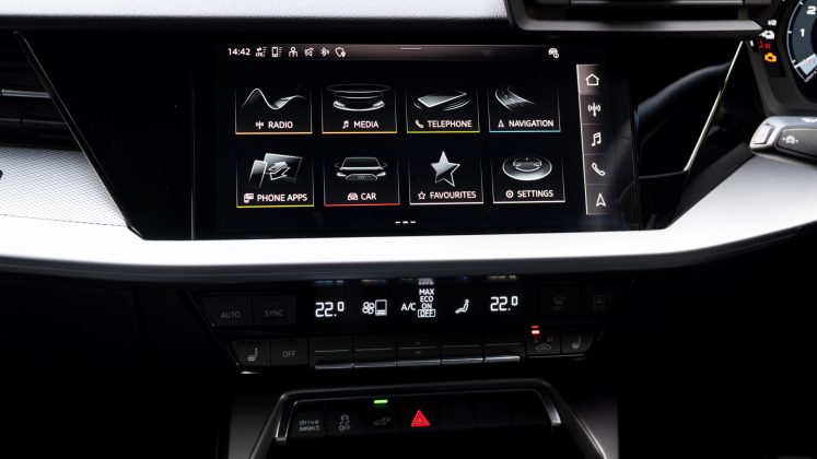 Audi A3 TFSI e buttons