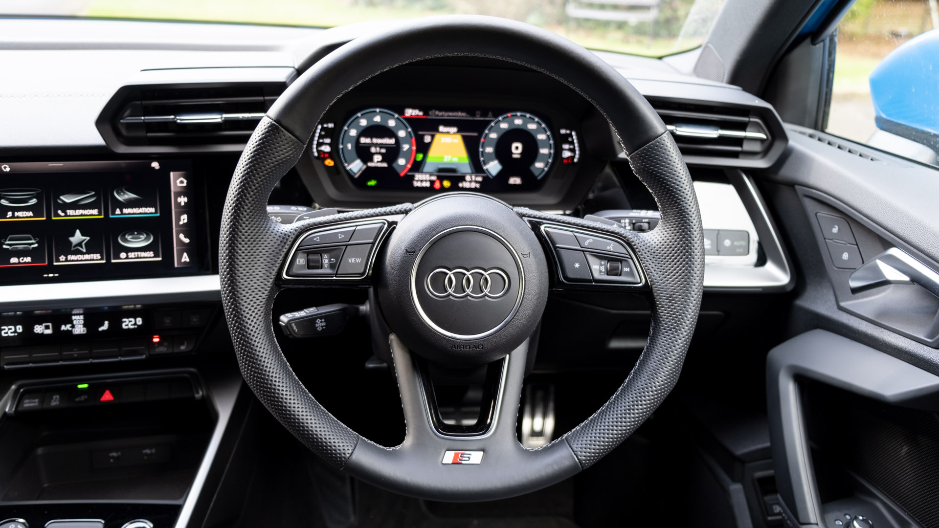 Audi A3 TFSI e steering wheel