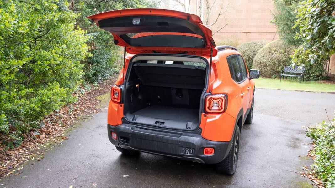 Jeep Renegade 4xe boot capacity
