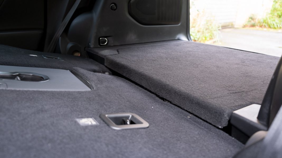 Jeep Renegade 4xe boot floor