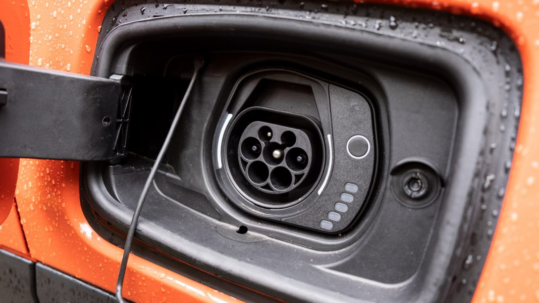 Jeep Renegade 4xe charging