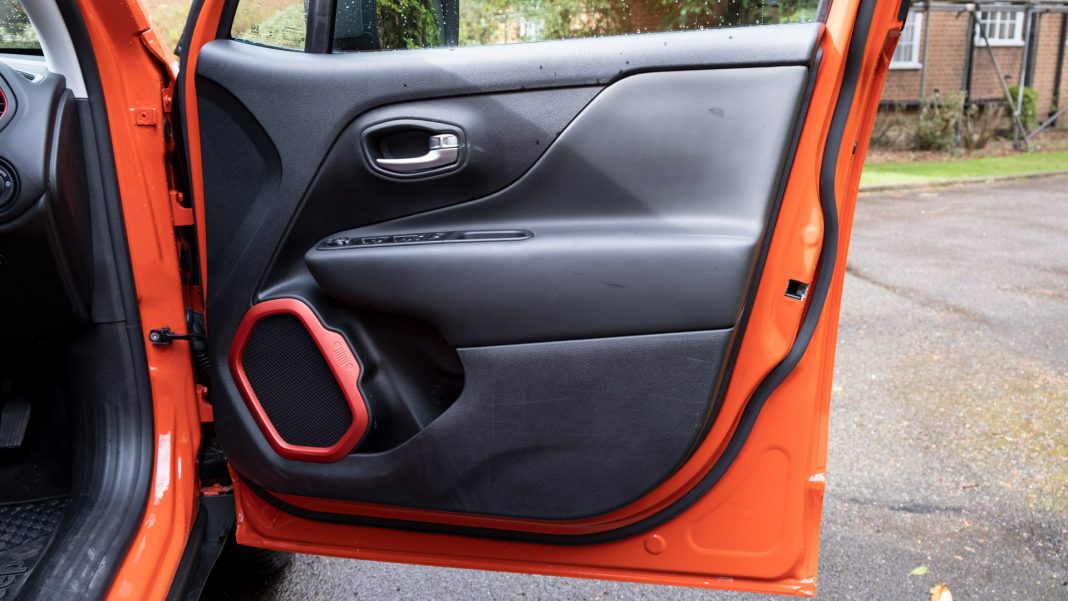 Jeep Renegade 4xe front door