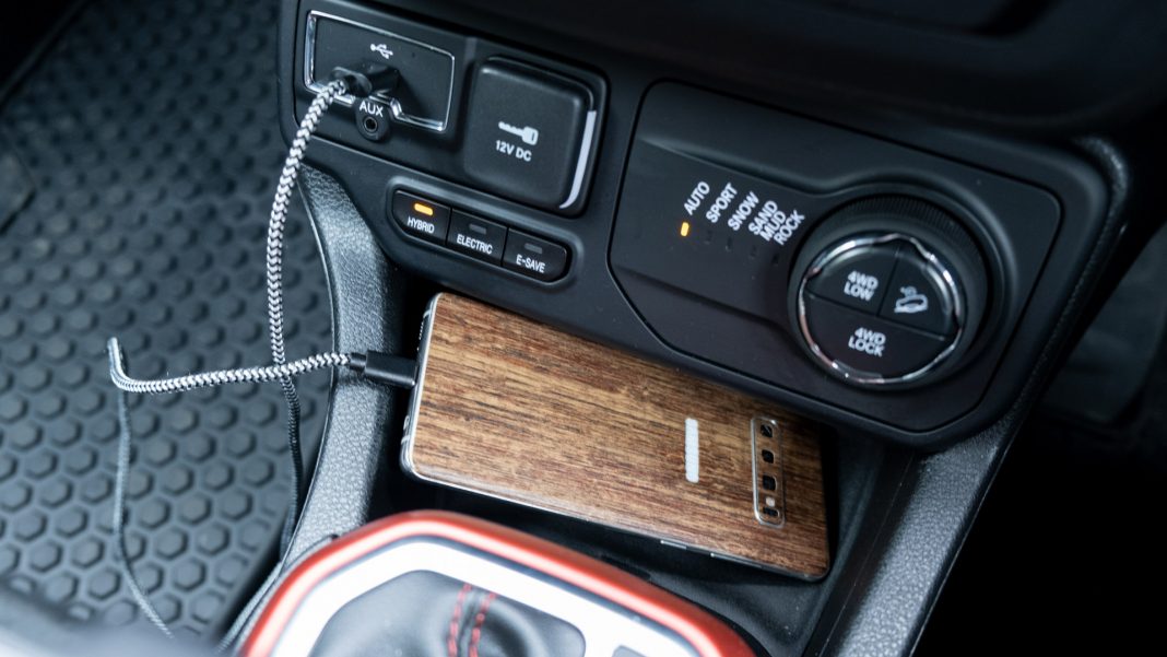 Jeep Renegade 4xe phone