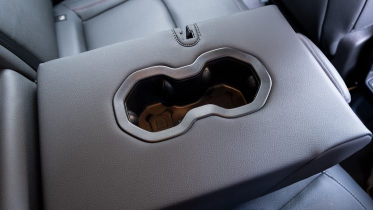 Jeep Renegade 4xe rear cupholders