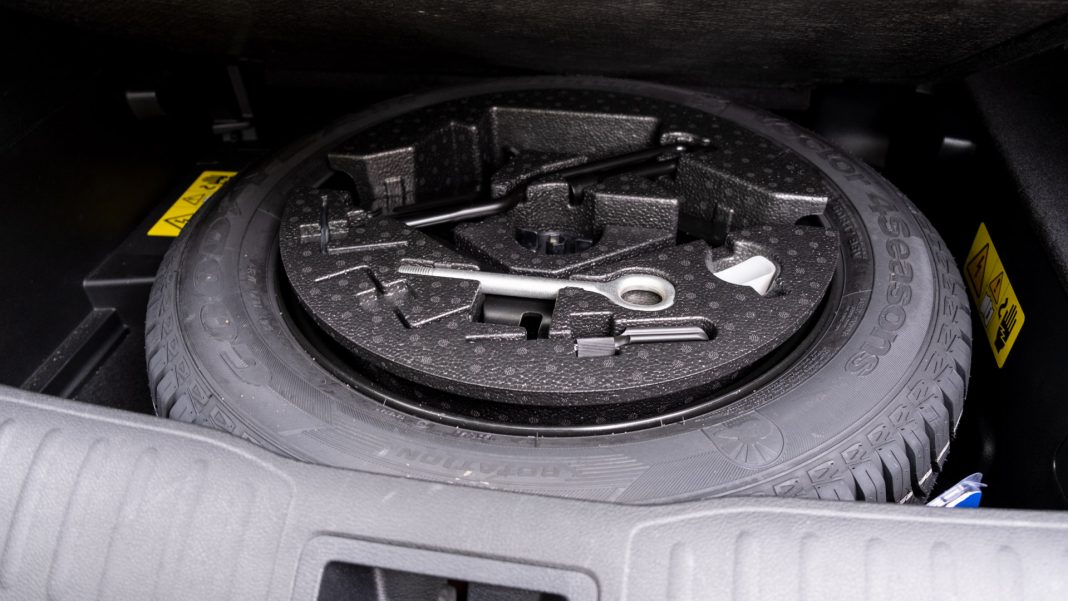 Jeep Renegade 4xe rear storage