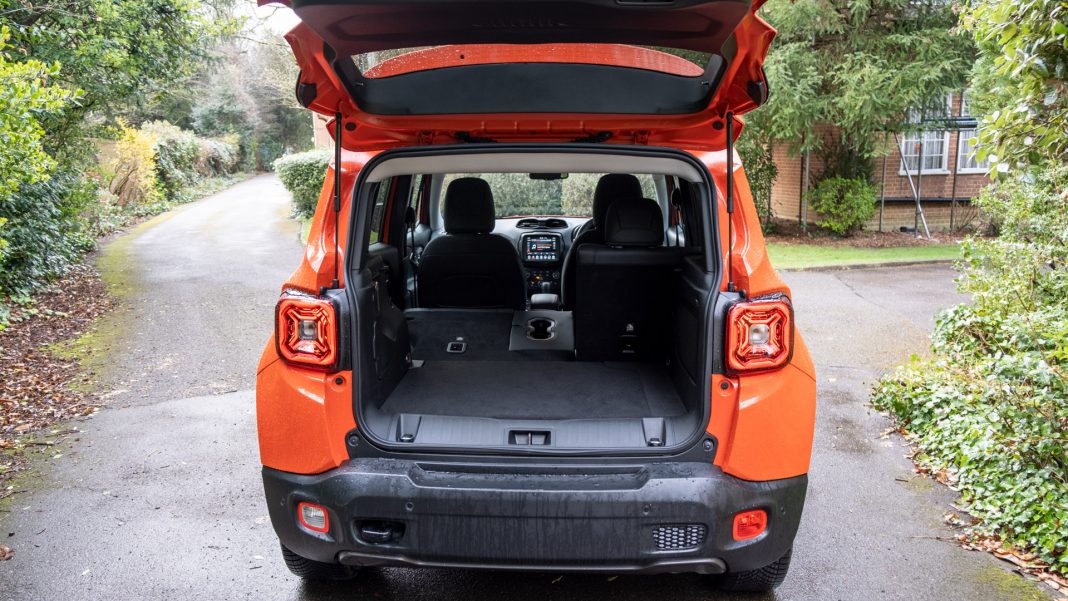 Jeep Renegade 4xe two seats down
