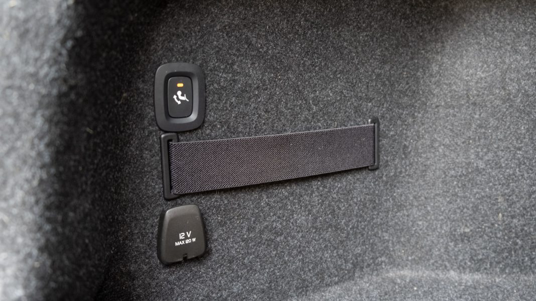 Polestar 2 boot controls