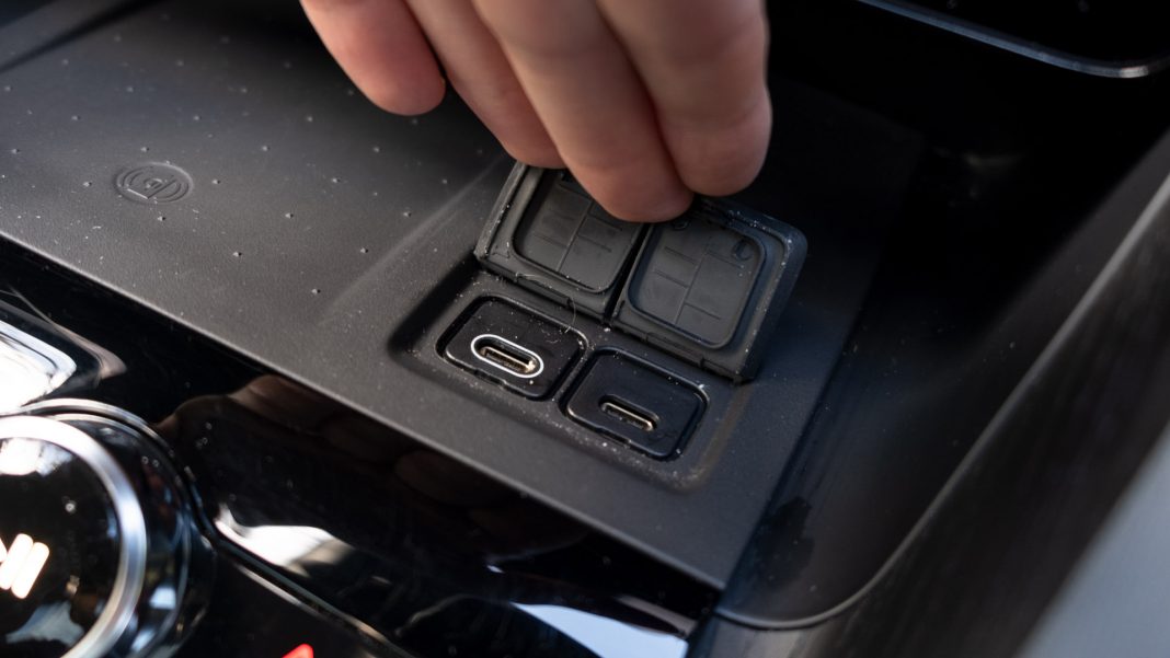 Polestar 2 front USB