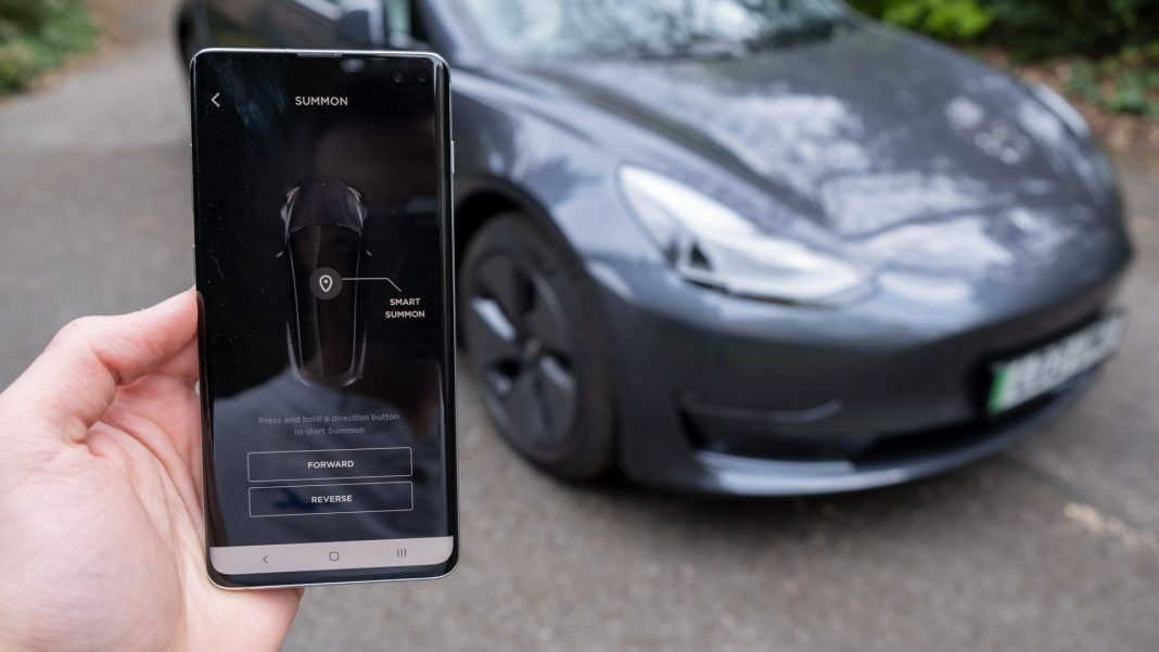 Tesla Model 3 Summon