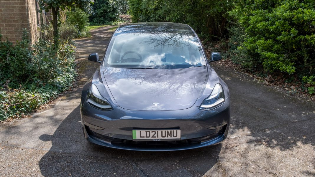 Tesla Model 3 bonnet