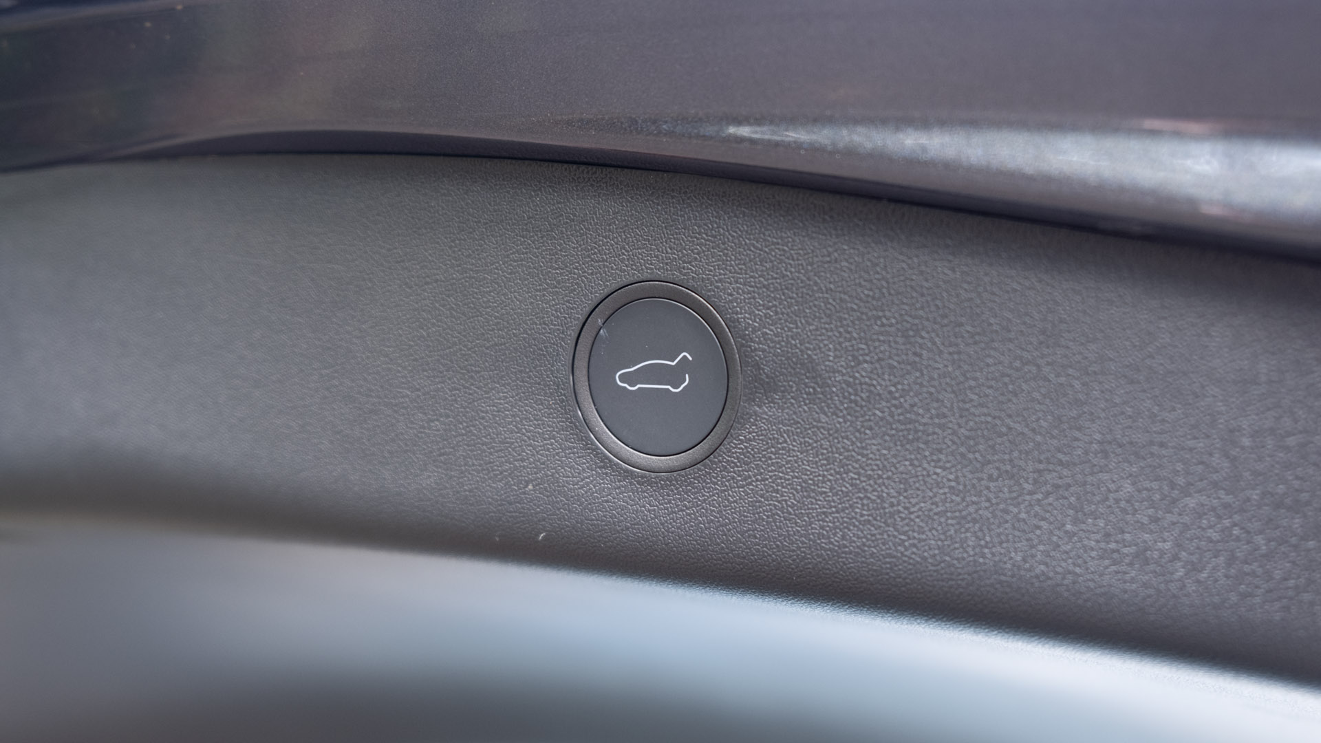 Tesla Model 3 boot button