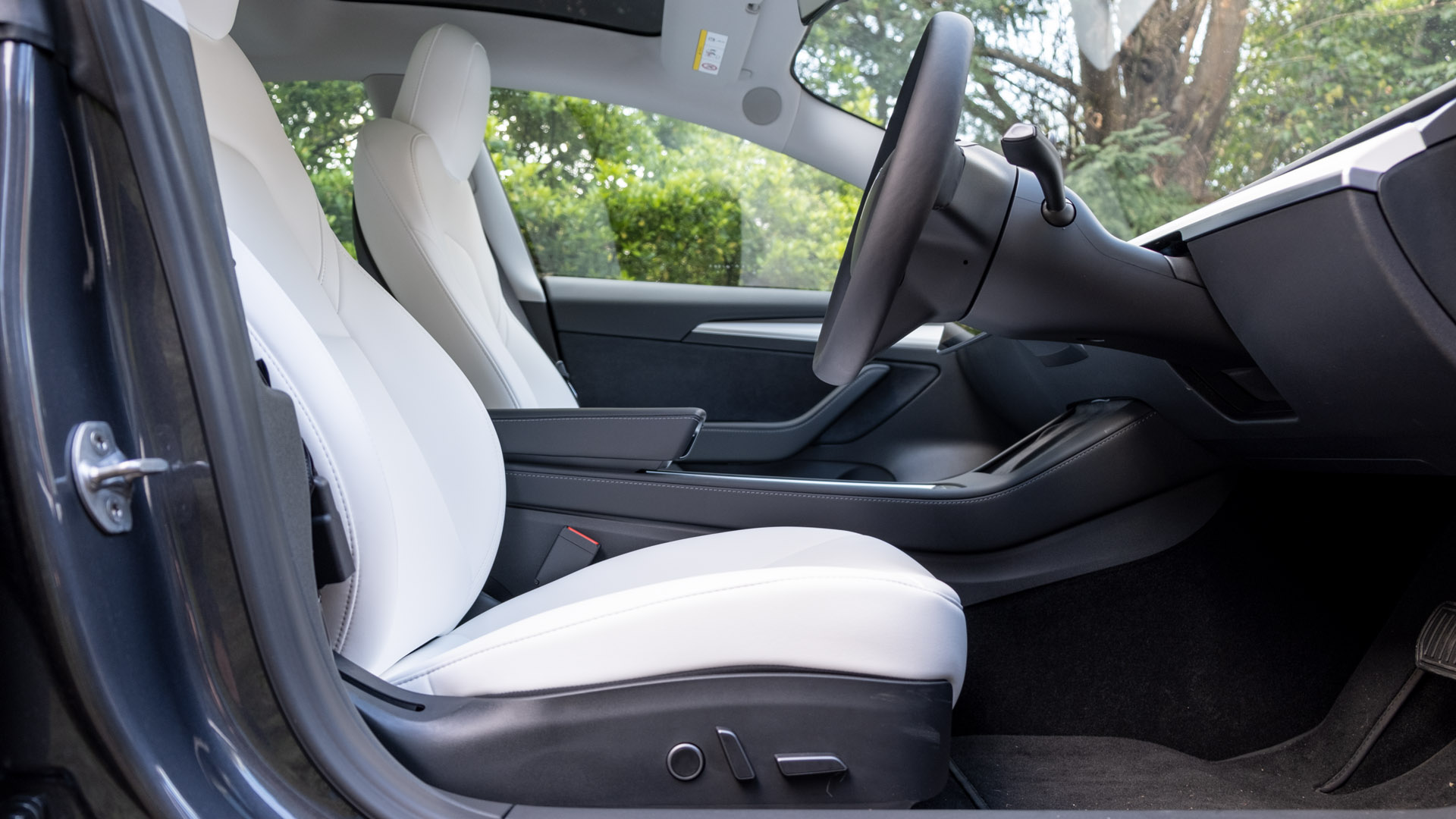 Tesla Model 3 front seat space