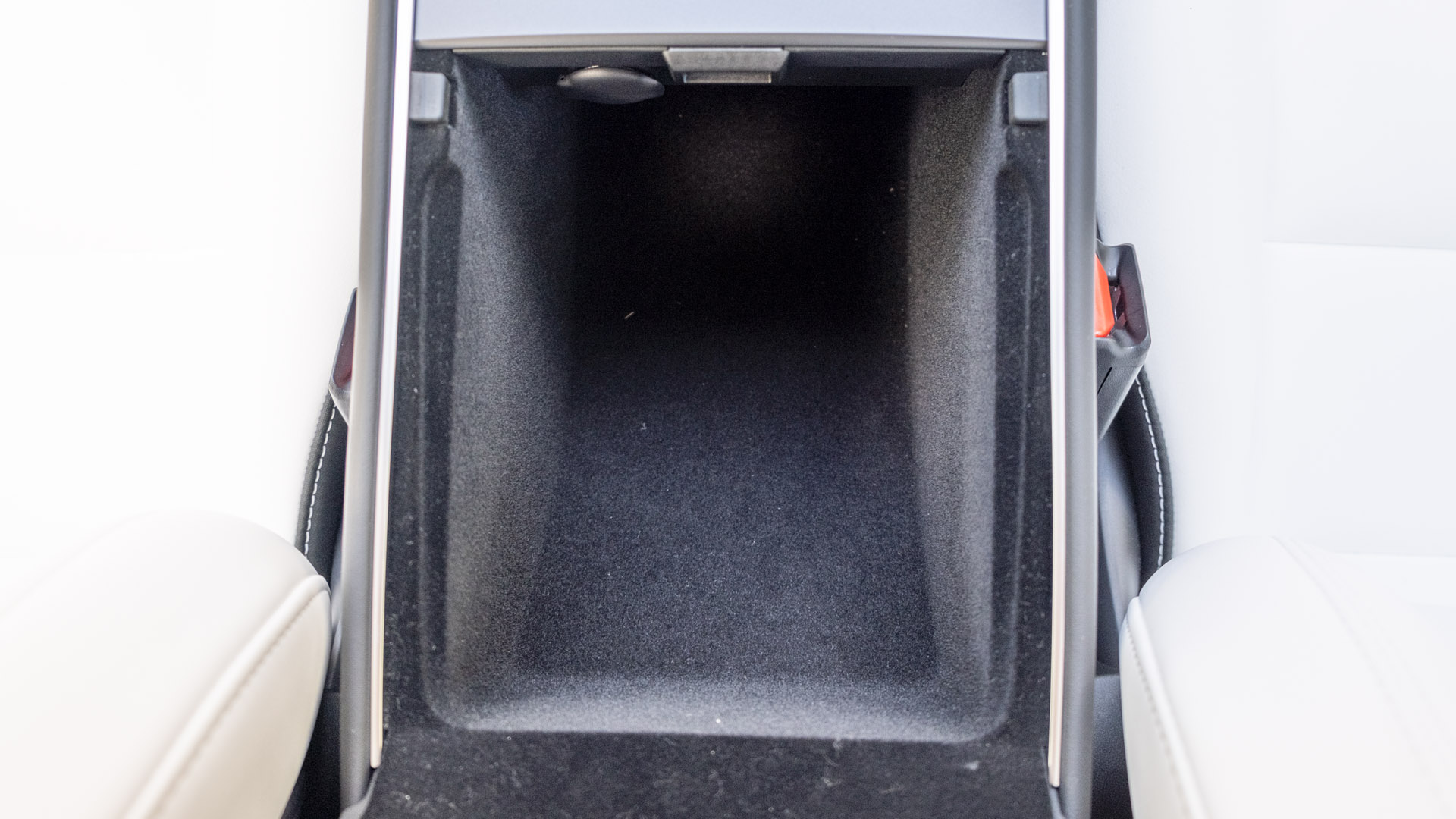Tesla Model 3 front storage compartment