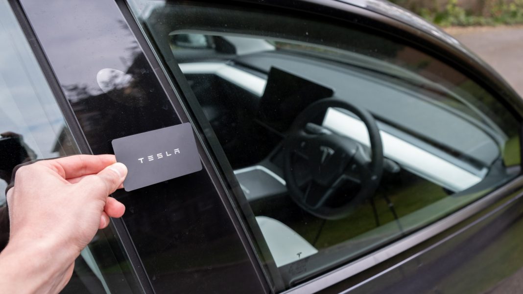 Tesla Model 3 key card