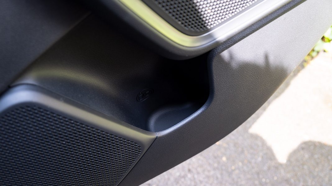 Kia Soul EV rear door compartment