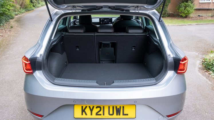 Seat Leon e-Hybrid boot capacity