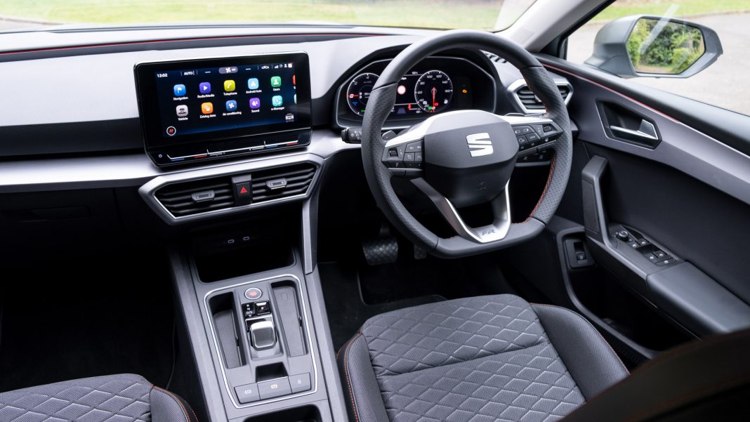 Seat Leon e-Hybrid cabin