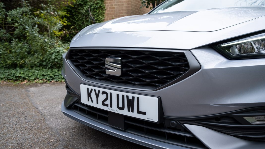 Seat Leon e-Hybrid front grille