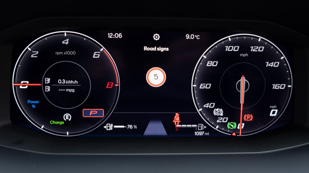 Seat Leon e-Hybrid instrument cluster