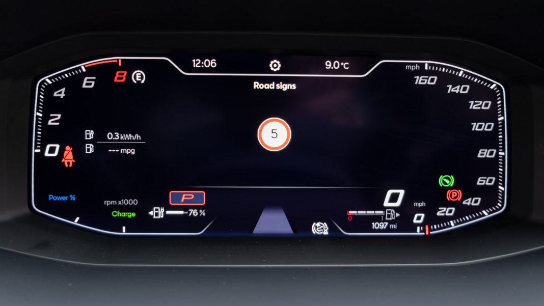 Seat Leon e-Hybrid instrument cluster design