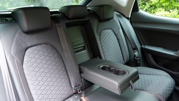 Seat Leon e-Hybrid rear seats