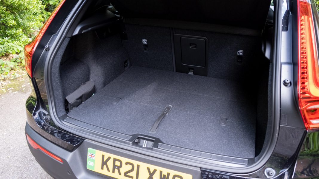 Volvo XC40 Recharge Twin boot space