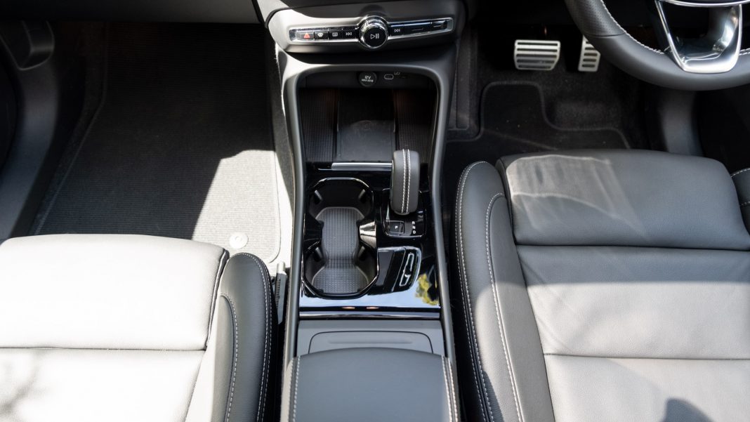 Volvo XC40 Recharge Twin centre