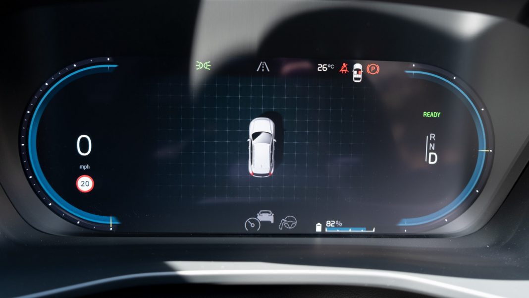 Volvo XC40 Recharge Twin cluster