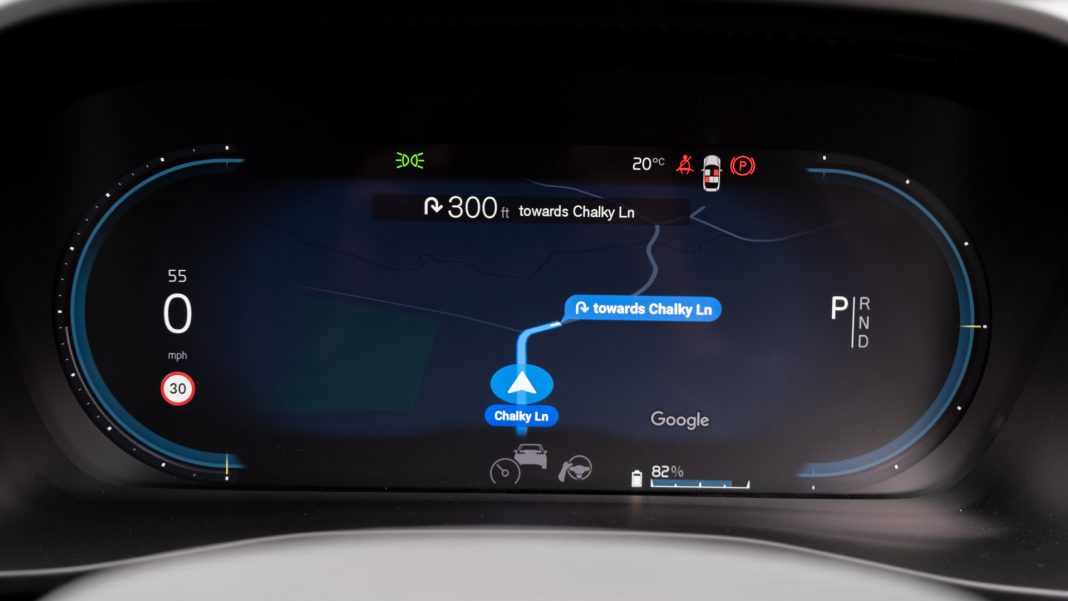 Volvo XC40 Recharge Twin cluster maps