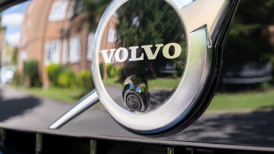 Volvo XC40 Recharge Twin front camera