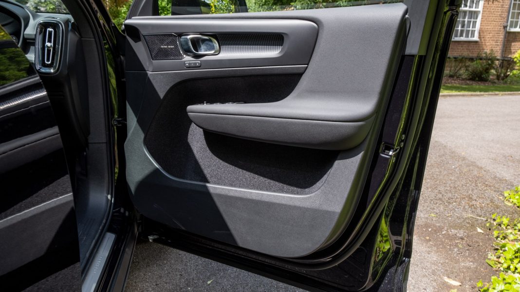 Volvo XC40 Recharge Twin front door