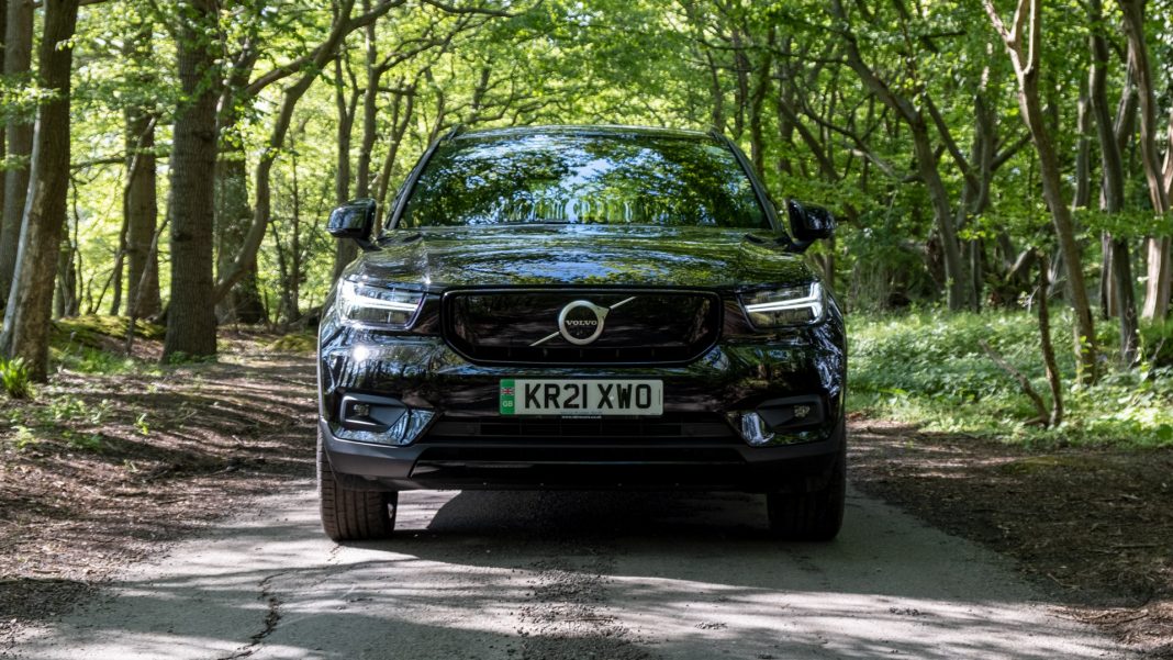 Volvo XC40 Recharge Twin front looks