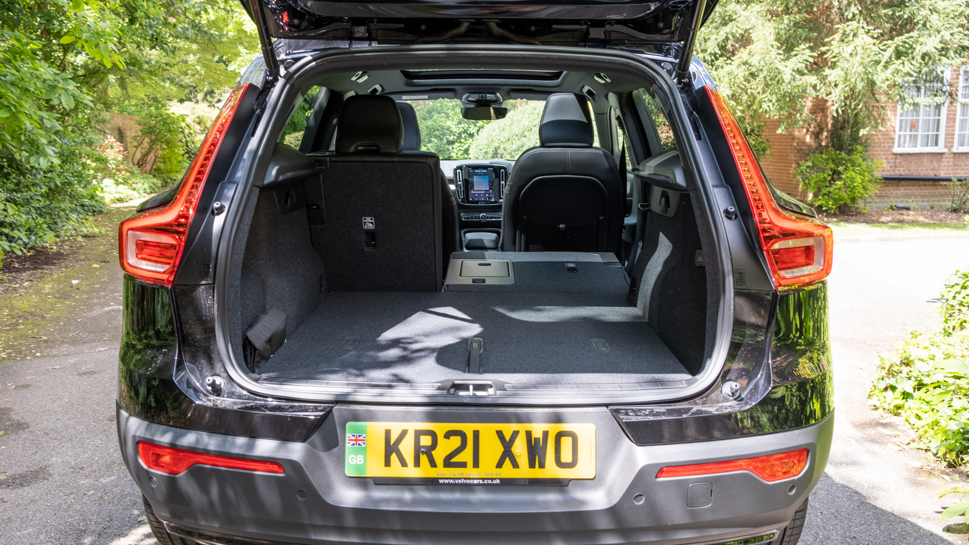 Volvo XC40 Recharge Twin seat down