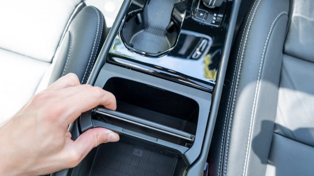 Volvo XC40 Recharge Twin storage box