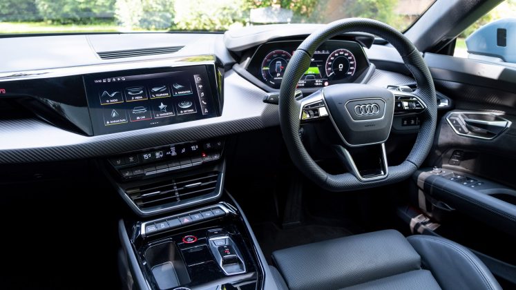 Audi e-tron GT cabin