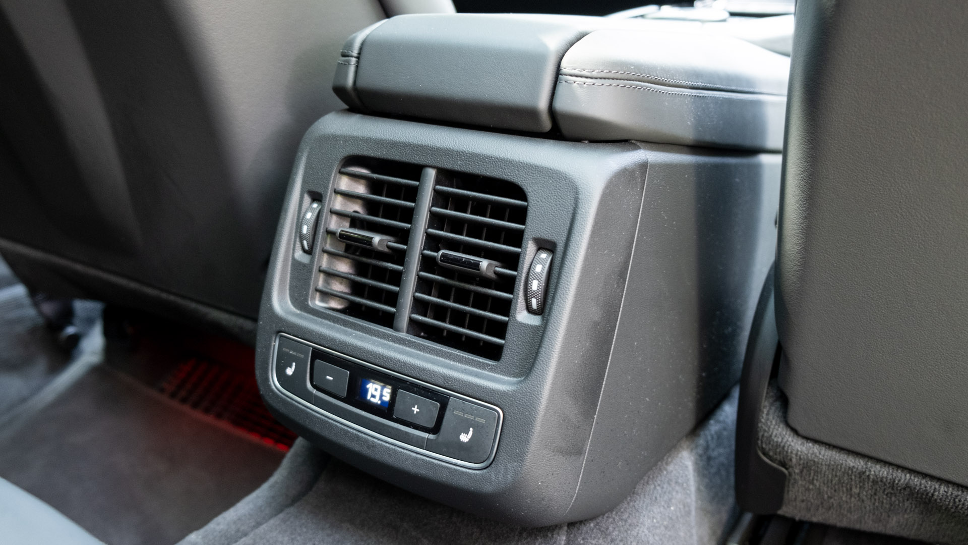 Audi e-tron GT rear climate controls