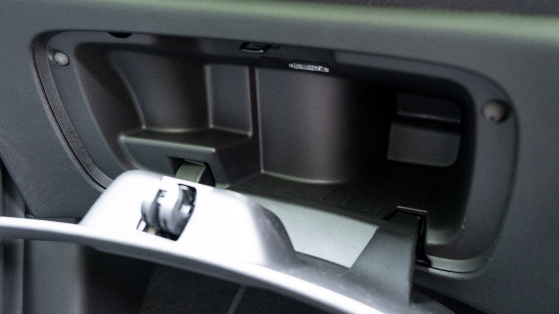 Smart EQ Fortwo glove compartment
