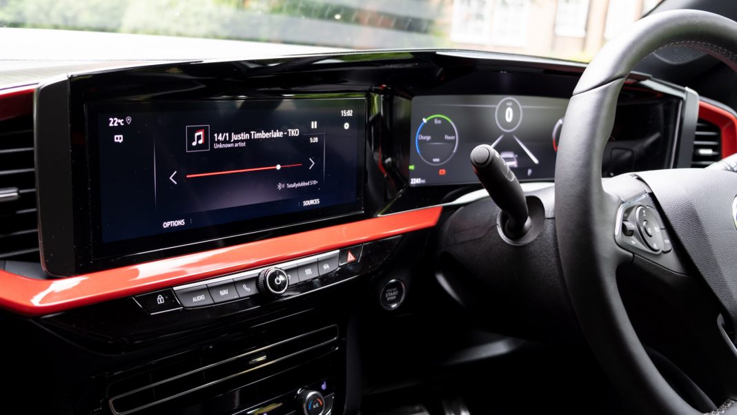 Vauxhall Mokka-e displays