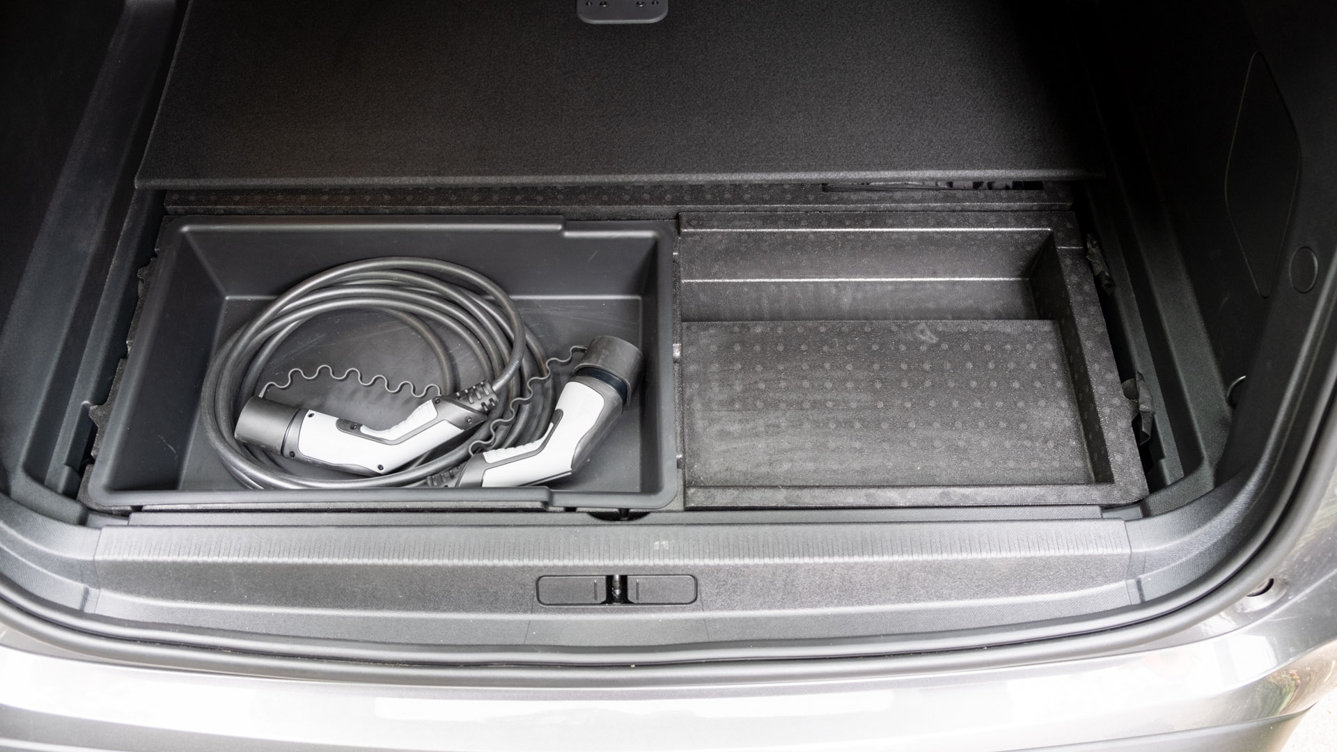 Citroen C5 Aircross Hybrid boot compartment