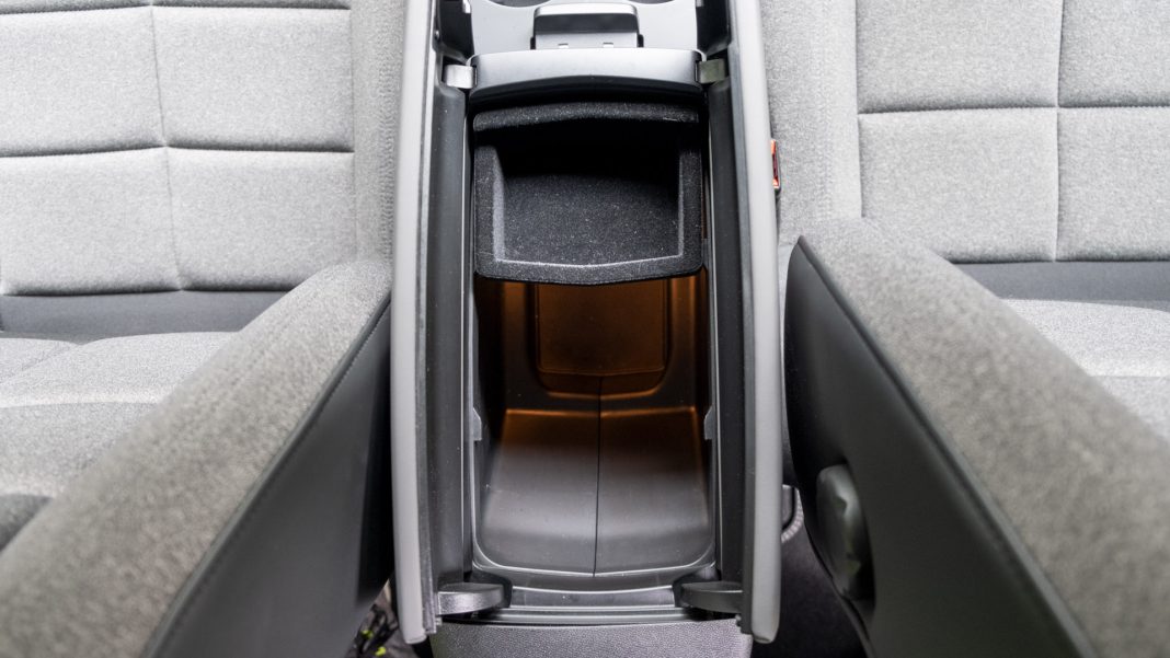 Citroen C5 Aircross Hybrid centre armrest