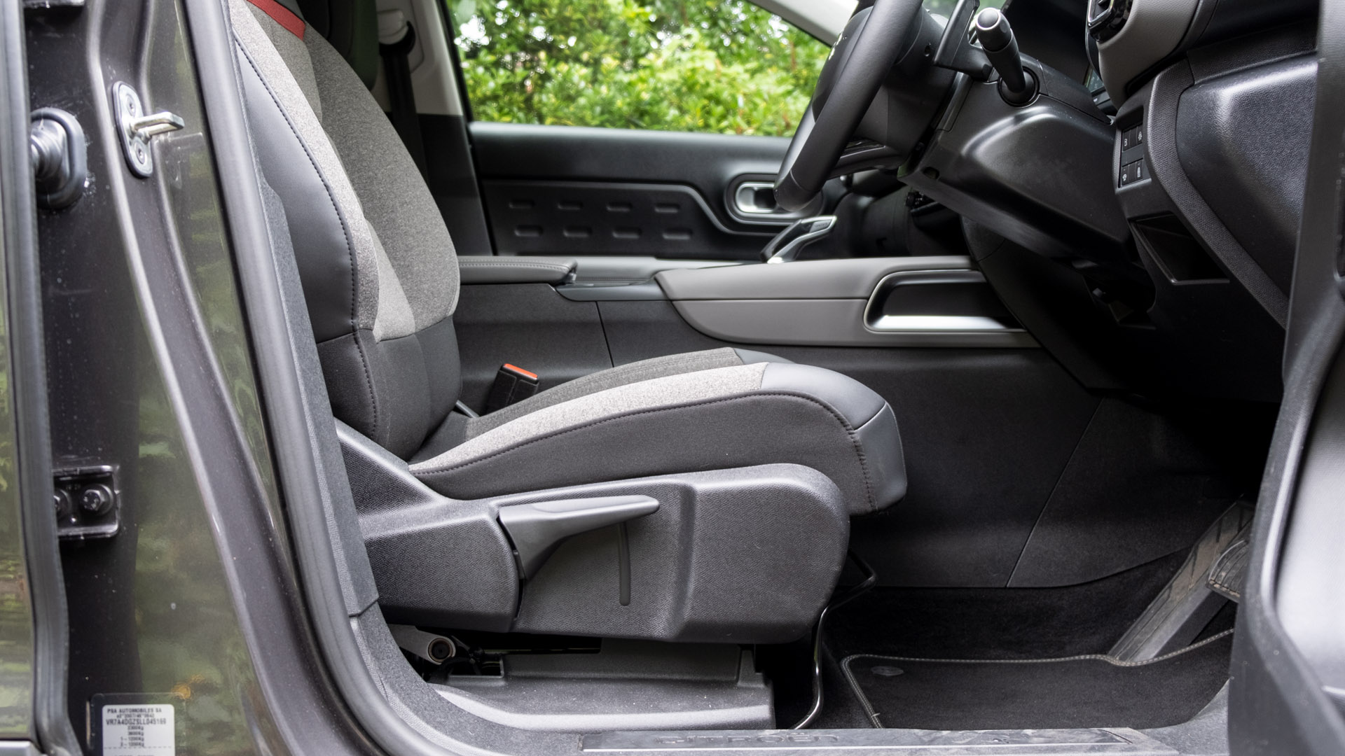 Citroen C5 Aircross Hybrid front seat comfort