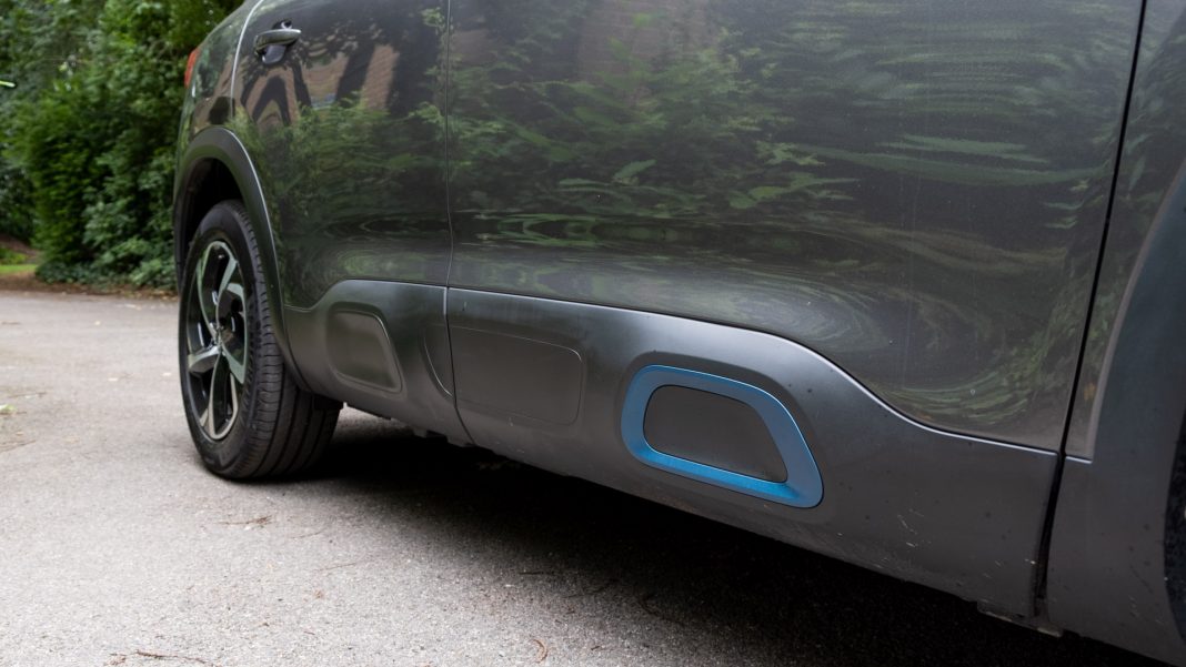 Citroen C5 Aircross Hybrid sideskirts