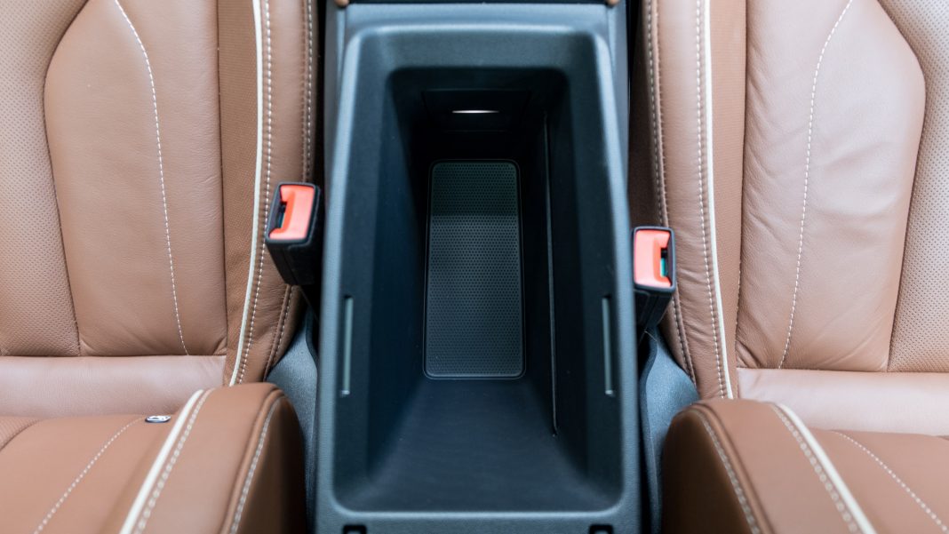 Skoda Enyaq iV armrest storage