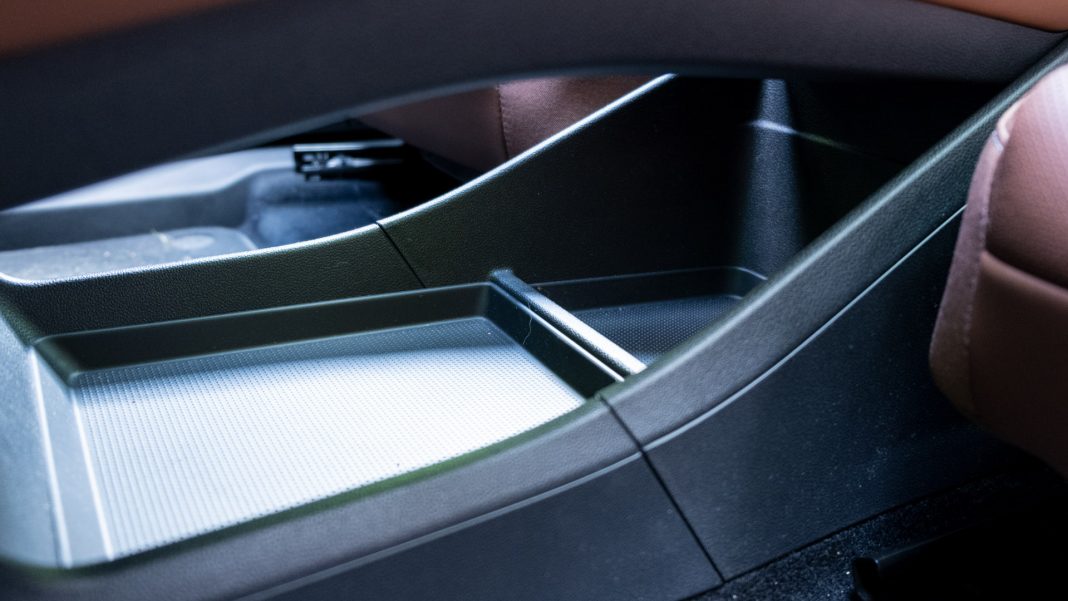 Skoda Enyaq iV centre console storage