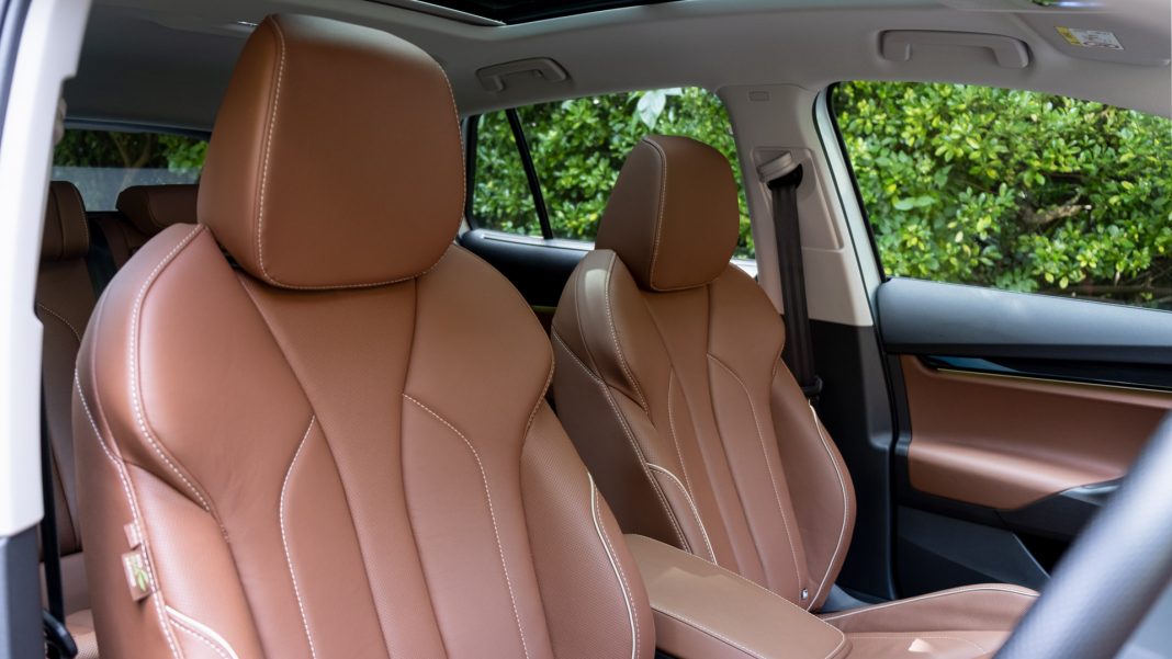 Skoda Enyaq iV front seats