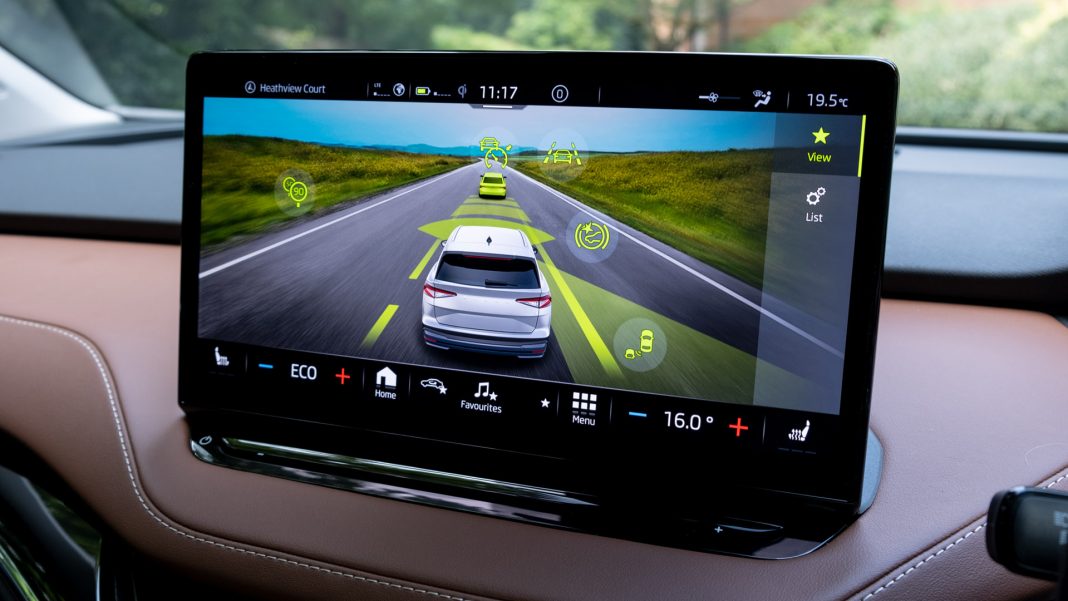 Skoda Enyaq iV lane assist